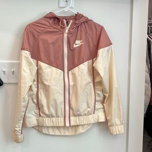 Nike women’s windbreaker